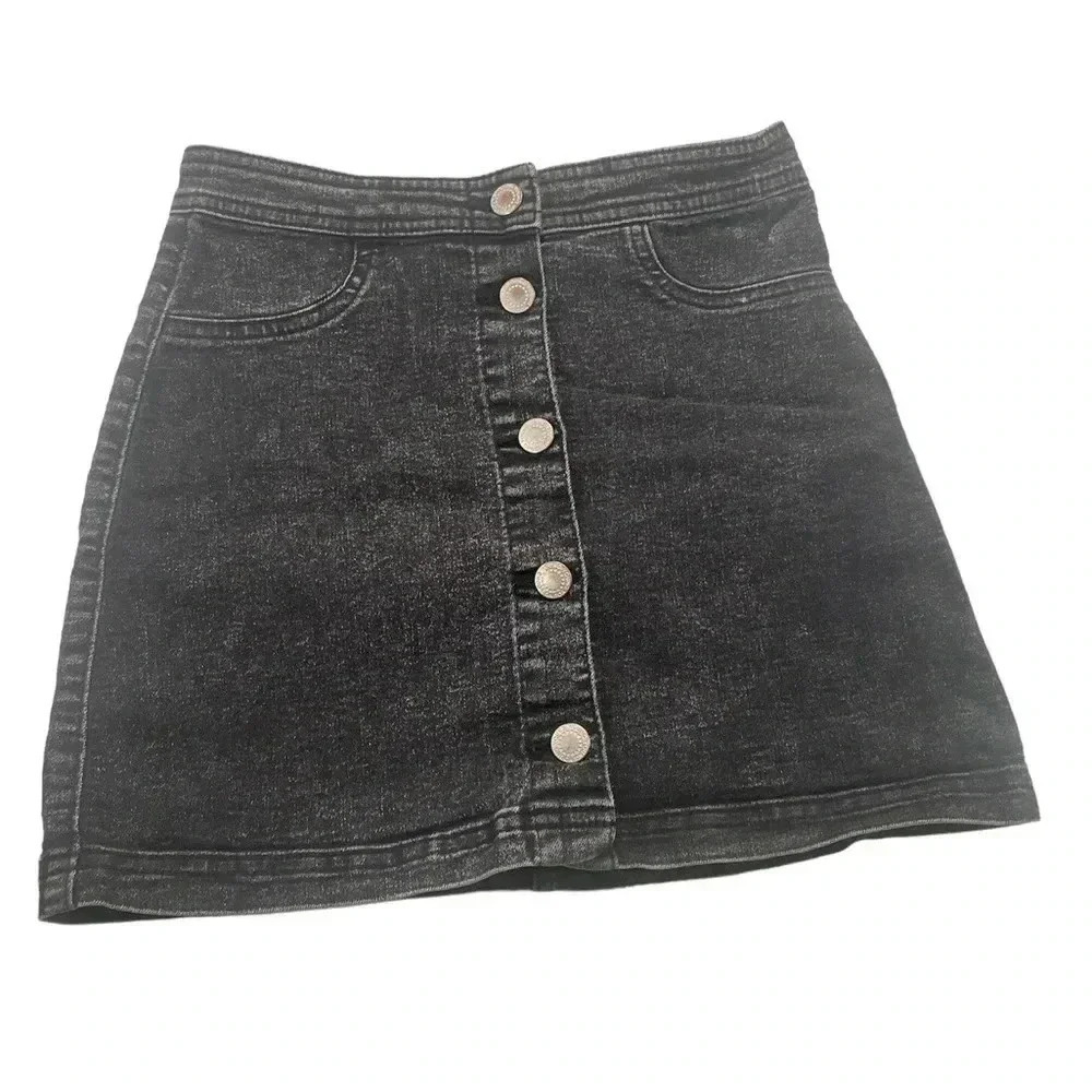 H&M Juniors Black-Washed Button-Up Twill Skater Skirt. 
Size 8-9Y